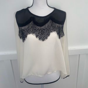 Lace collar blouse